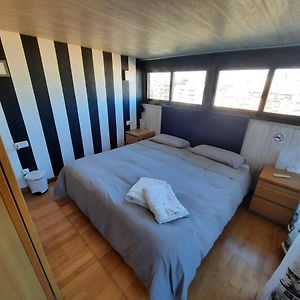Habitación ático muy luminosa con baño y terraza